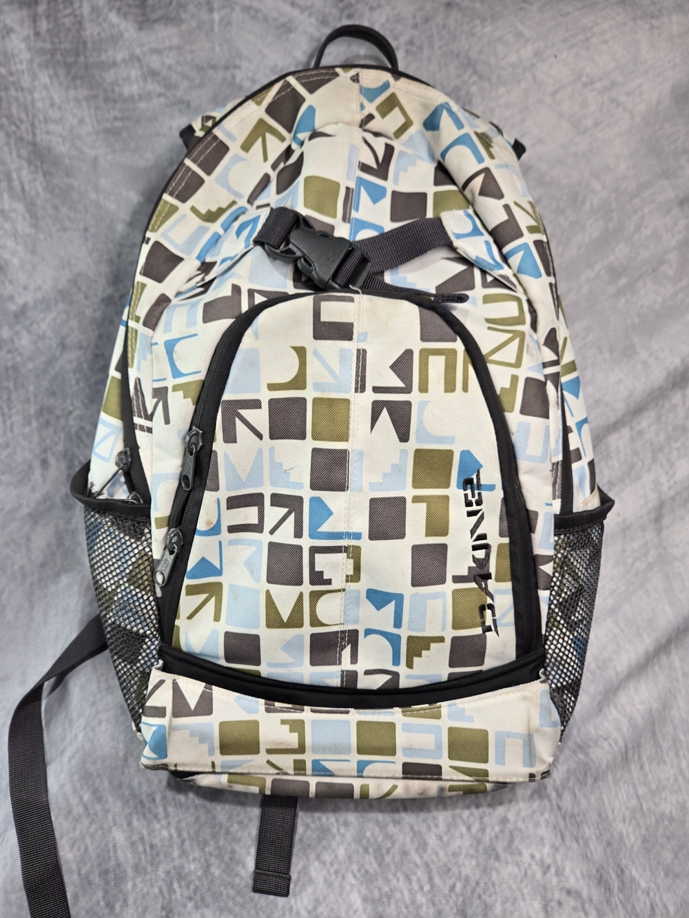 Dakine Wonder Pack (specifically the 15L model in the Arcade colorway/pattern,